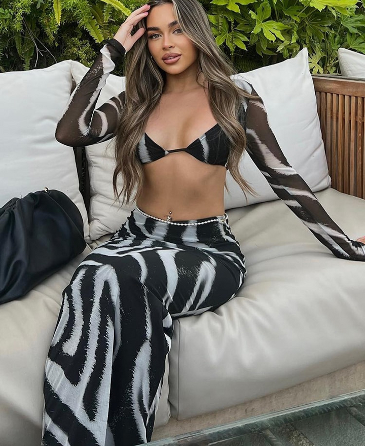 Csíkozott nyári szett szoknyával – Trendisége & Nőiessége – Melina