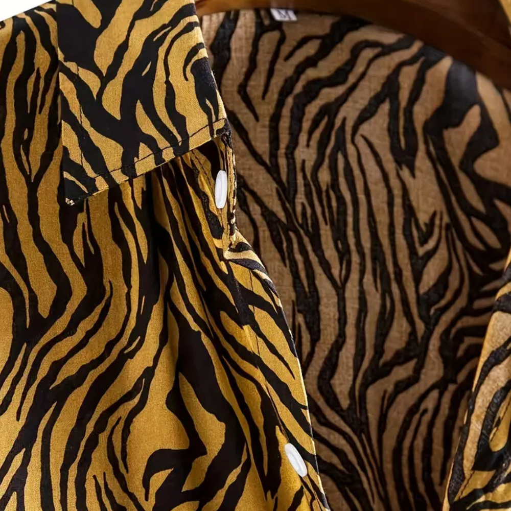 Trendi Tigrismintás Ing Gombos Záródással - Oscar