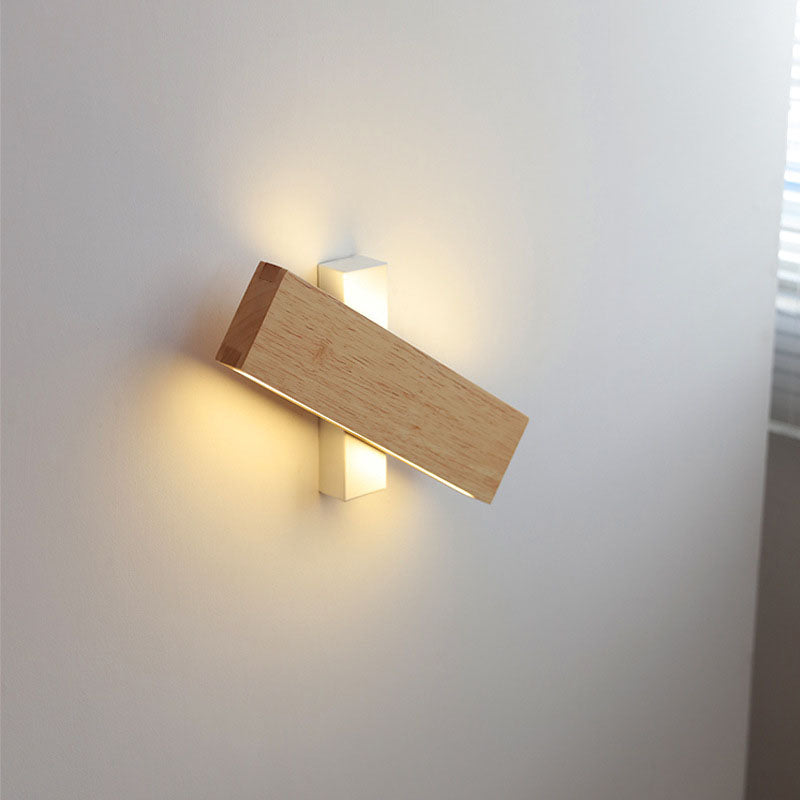 Bézs és fehér japán stílusú LED fali lámpa fehér tartón, keresztben elforgatott lappal és meleg fénnyel.