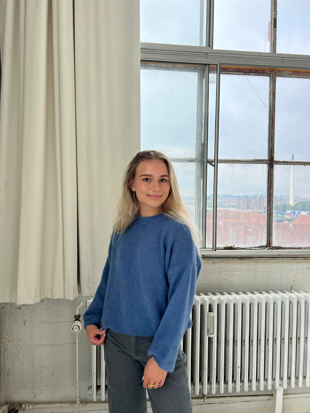 Puha női pulóver laza szabással - Aurena