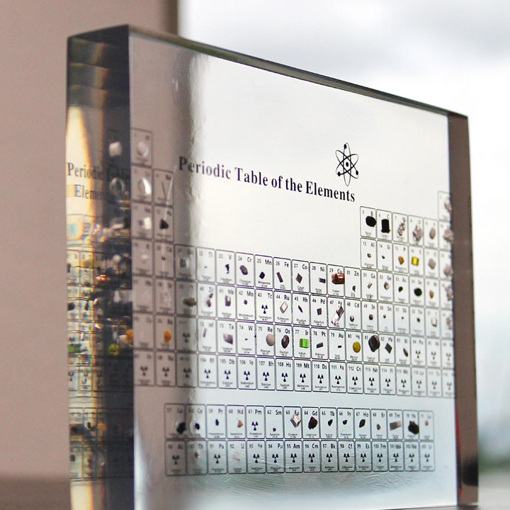 Világító időszakos rendszer valódi elemekkel - Elementa