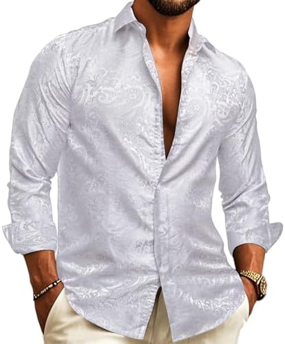 Fehér, finom tónusos paisley mintás jacquard ing modellen, nyitott gallérral, hosszú ujjal és krémszínű nadrággal.