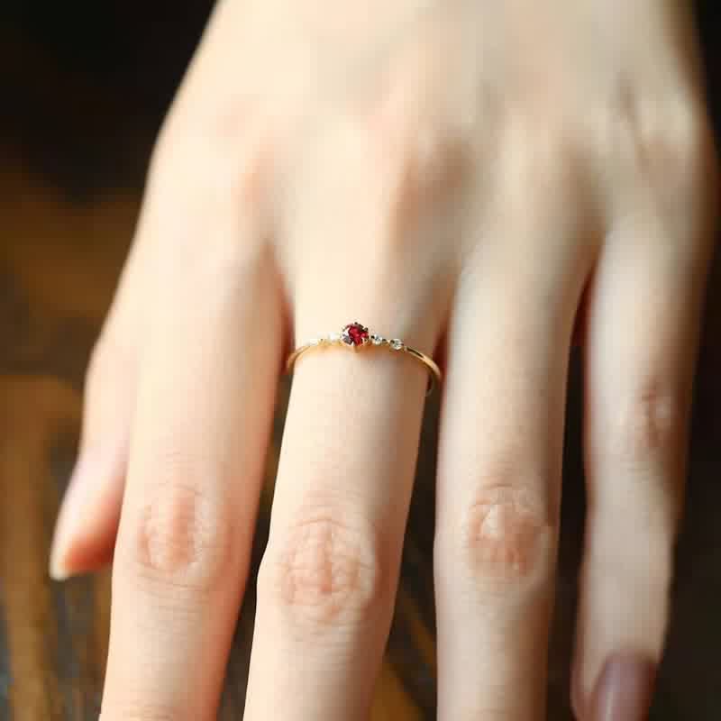 18K Arany Gránátköves Gyűrű - Elara
