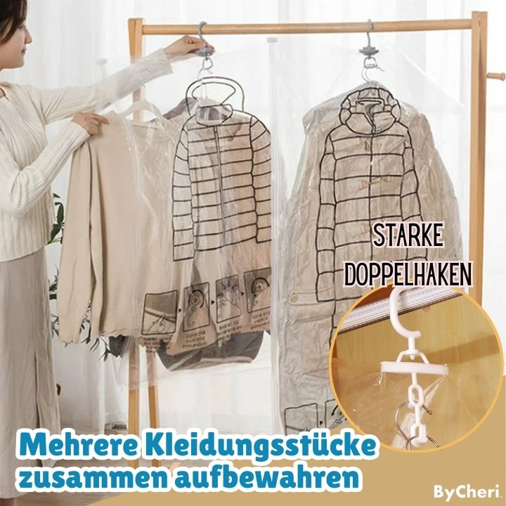 Átlátszó vákuumos tárolózsákokba kabátokat helyeznek a szekrényrúdon