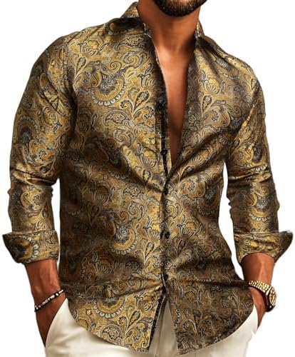 Arany-barna paisley mintás jacquard ing modellen, nyitott gallérral, hosszú ujjal, krémszínű nadrággal és karkötővel.