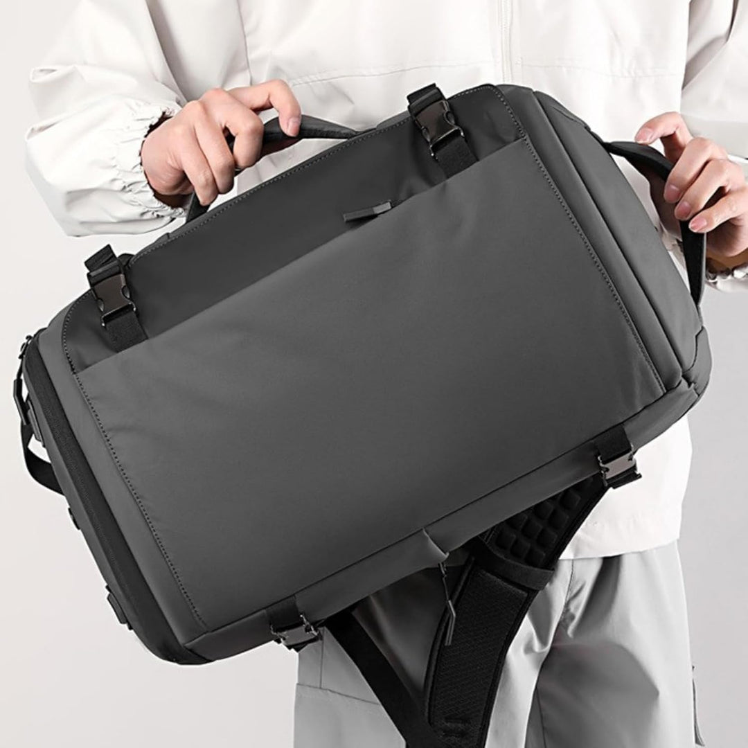 15” Vízálló Laptop Hátizsák Oldalsó Nyitással és USB-C Porttal – TrekPro Sorozat