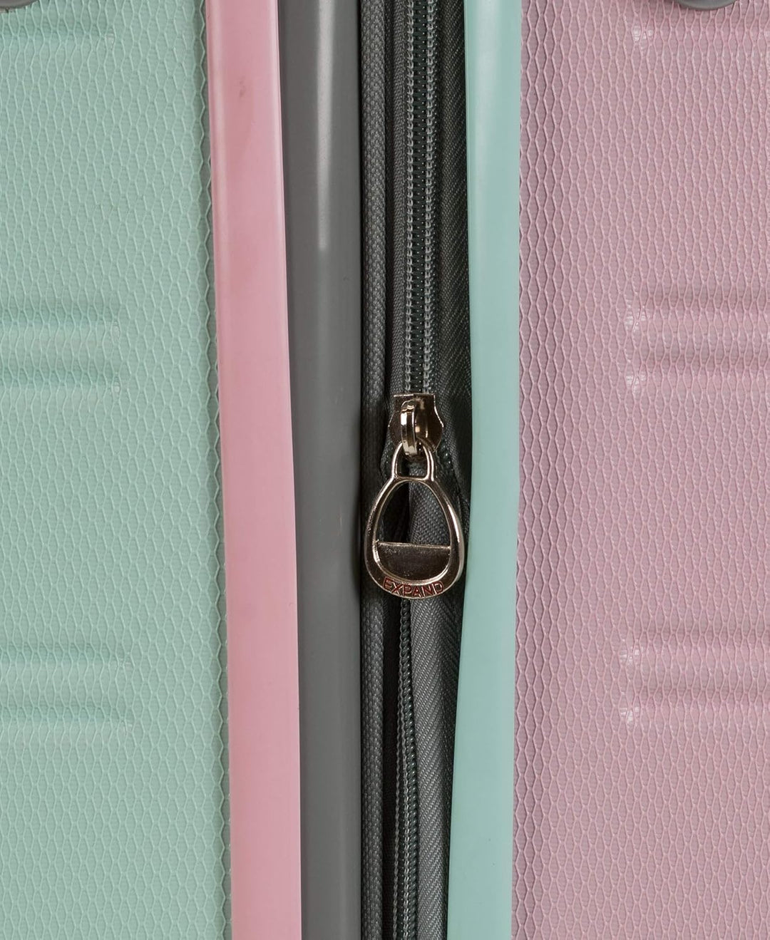 Könnyű, bővíthető keményfalú kézipoggyász dupla forgó kerekekkel