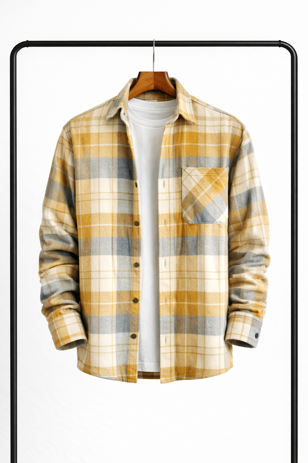 Sárga, krémszínű és szürke kockás overshirt elölről, nyitva fehér póló fölött, mellkasi zsebbel.