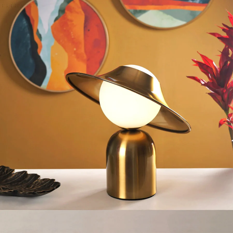 Goldfarbene Metall Tischlampe - Gildora