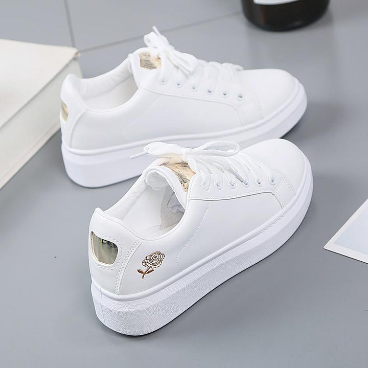 Trendi női sneaker műbőrből fémes részletekkel – Norell