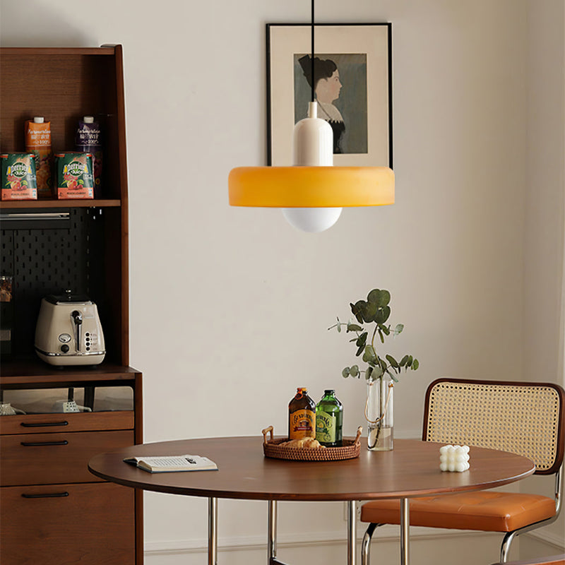Színes függőlámpa Bauhaus stílusban - StiloGlas