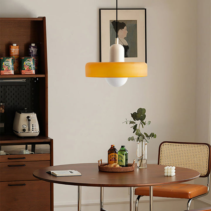 Színes függőlámpa Bauhaus stílusban - StiloGlas