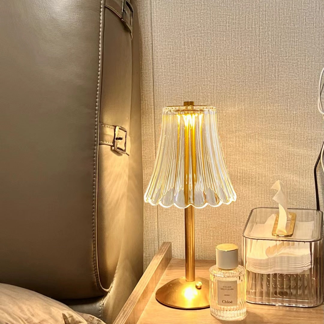 LED Retro Asztali Lámpa USB Töltési Lehetőséggel - BrillianceGlow