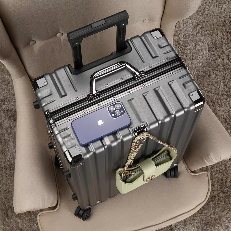 Keményfedeles bőrönd alumínium vázzal – Vilnius