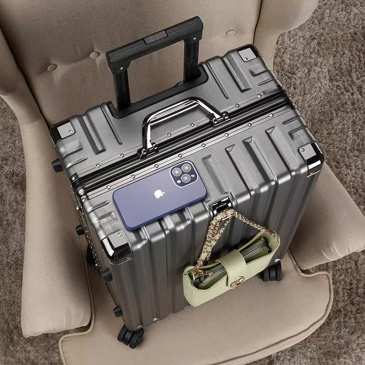 Keményfedeles bőrönd alumínium vázzal – Vilnius