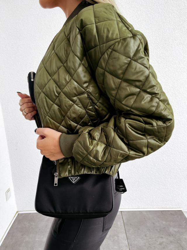 Táskákkal ellátott női bomber dzseki – Marisa
