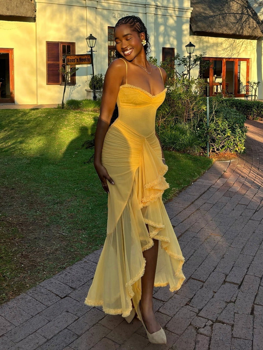 Trendi maxi ruha volánnal és spagetti pántokkal – Loyza