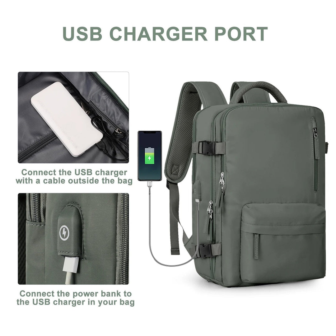 Zöld hátizsák az USB-töltőportos oldalán, telefon kábellel csatlakoztatva.