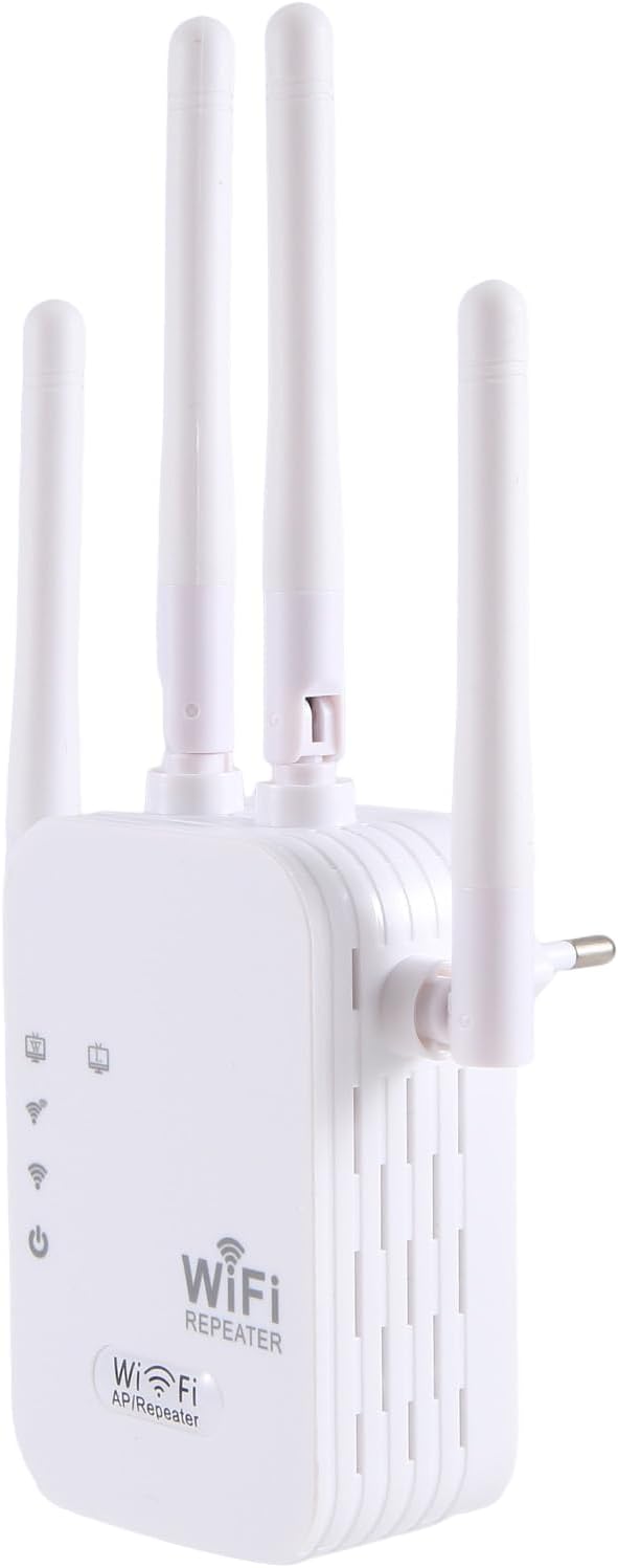 Fehér, négy antennás WiFi-erősítő elölnézetből fehér háttér előtt, a jelzőfények sora és az oldalán kiálló dugvilla látható.