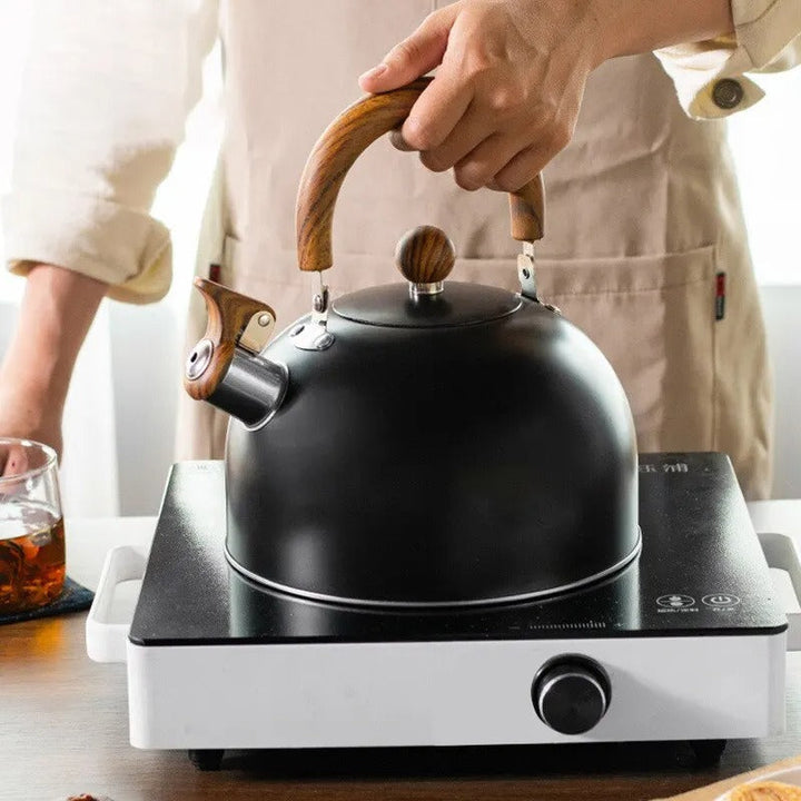 Rozsdamentes acél vízforraló síppal – Kavana