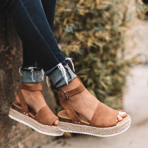 Hölgymintás Plateau-Espadrille szandál magassarkúval és pánttal – Livia