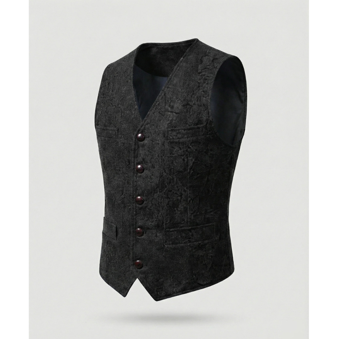 Fekete férfi mellény ferde elölnézetből, kiterítve: gyűrt hatású felület, V-nyak, öt sötétbarna gomb és négy zseb.