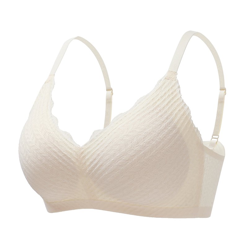 Krémfehér bralette külön, modell nélkül, oldalnézetben, állítható vállpántokkal és mintázott, hullámos szélű csészékkel. 7